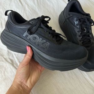 Men’s HOKA Bondi 8 size 8. Very gently used. All black. Great condition.
